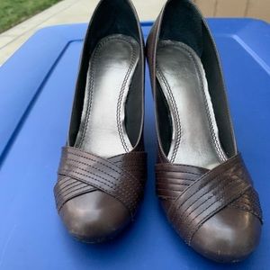 Gianni Bini grey heels